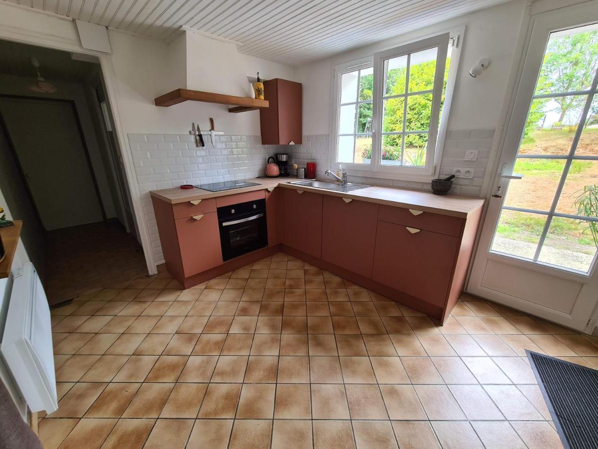 Saint-Germain-Sur-Seves La Maison Des Tilleuls المظهر الخارجي الصورة