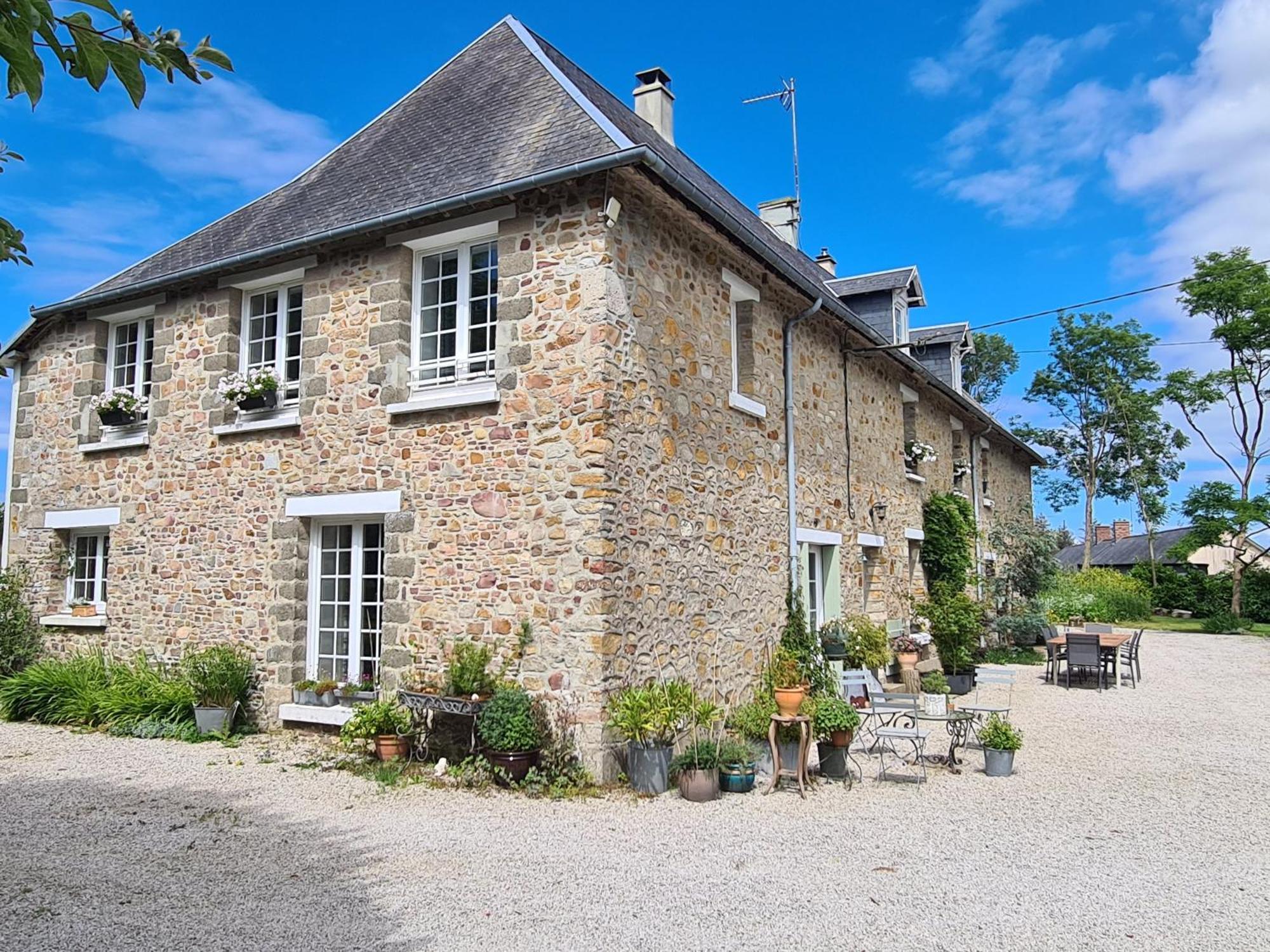 Saint-Germain-Sur-Seves La Maison Des Tilleuls المظهر الخارجي الصورة