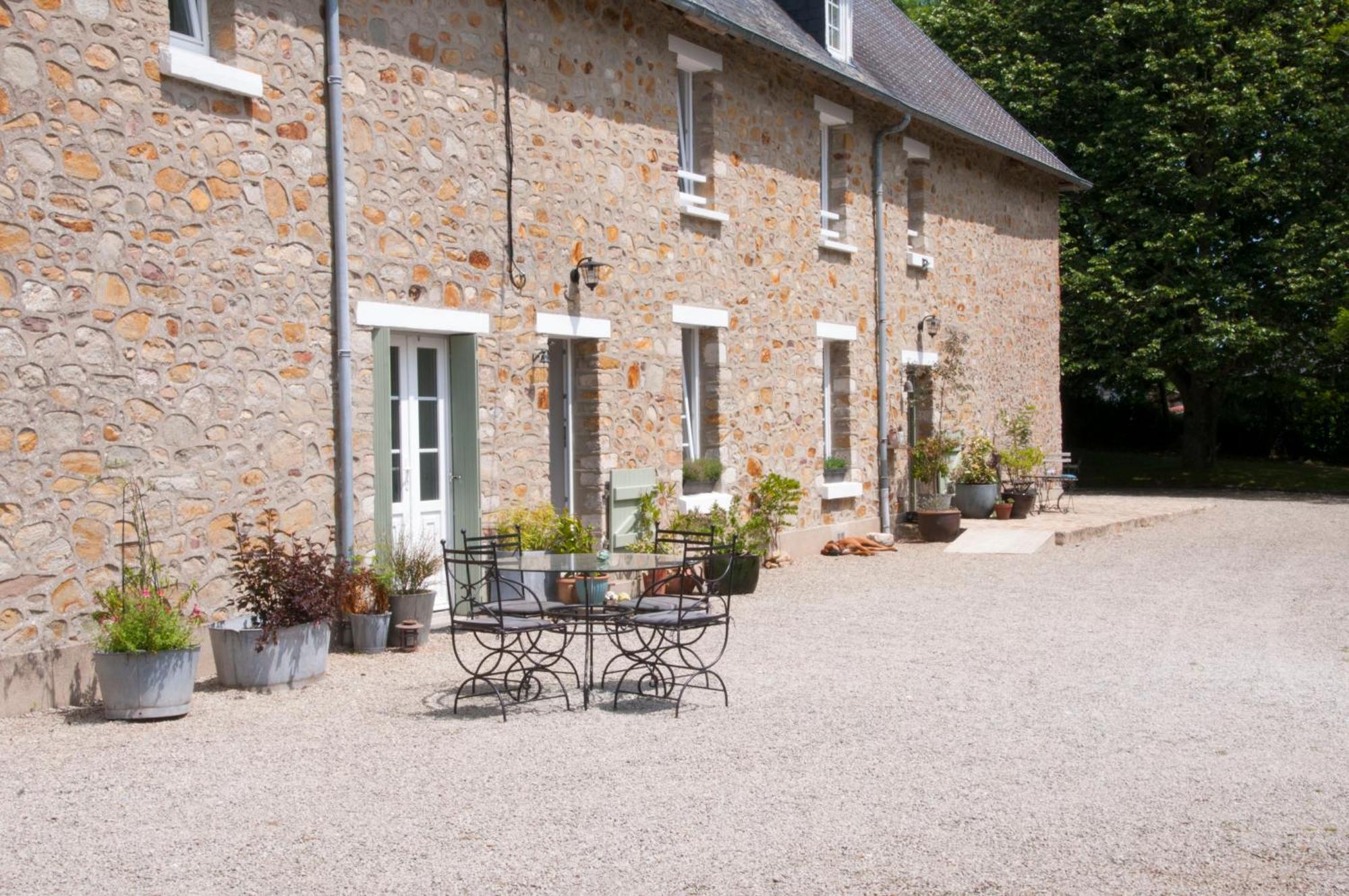 Saint-Germain-Sur-Seves La Maison Des Tilleuls المظهر الخارجي الصورة